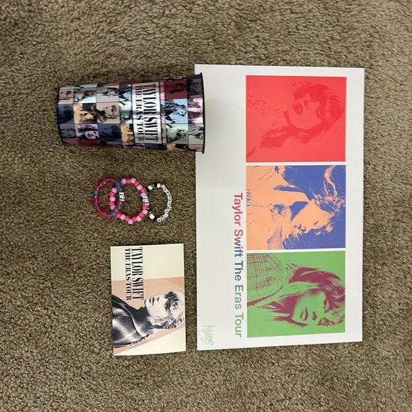 VIP EXCLUSIVE TAYLOR SWIFT MERCH - Picture 1 of 7